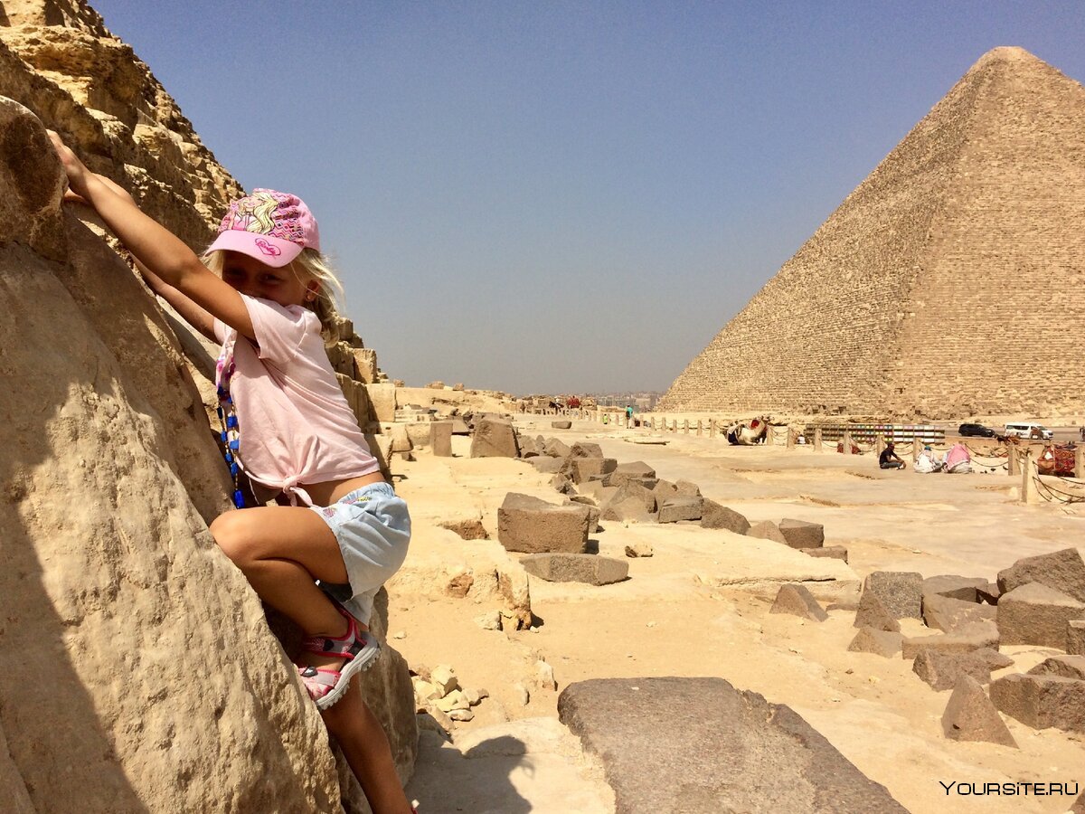 С подругой в Египте - 20 фото