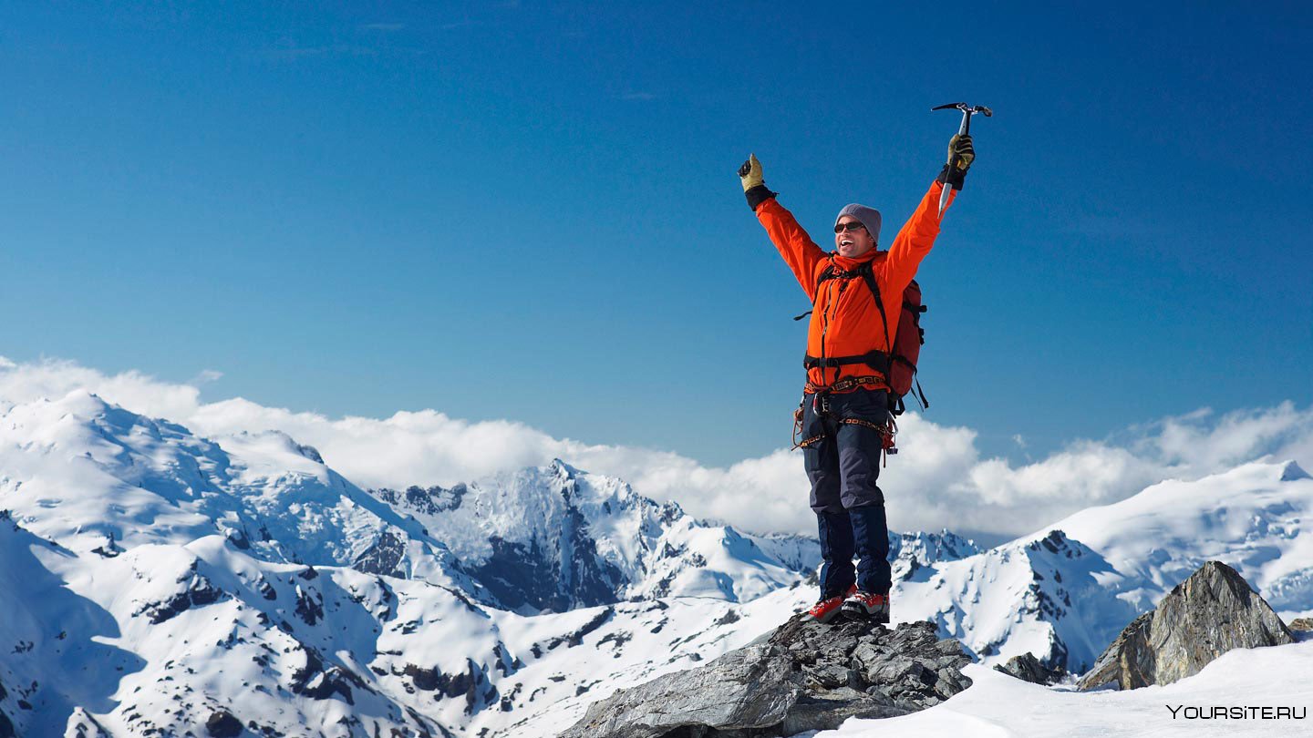 Голая альпинистка на покорённой вершине