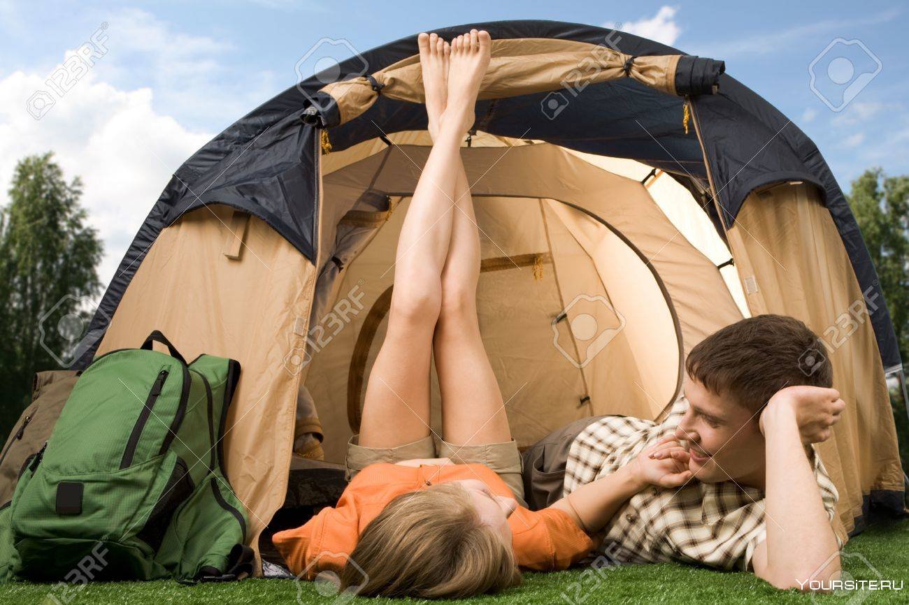Туристы устроили секс в палатке отдыхая на природе онлайн