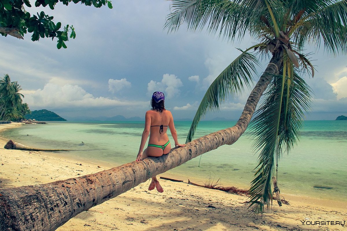 Голенькая красавица на необитаемом острове фото