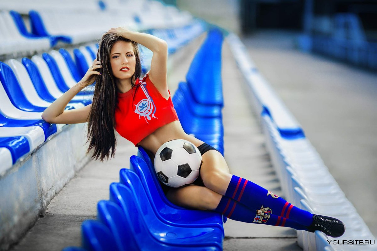Красивые девушки футбола