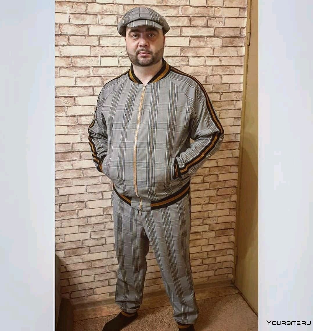 Клетчатый костюм