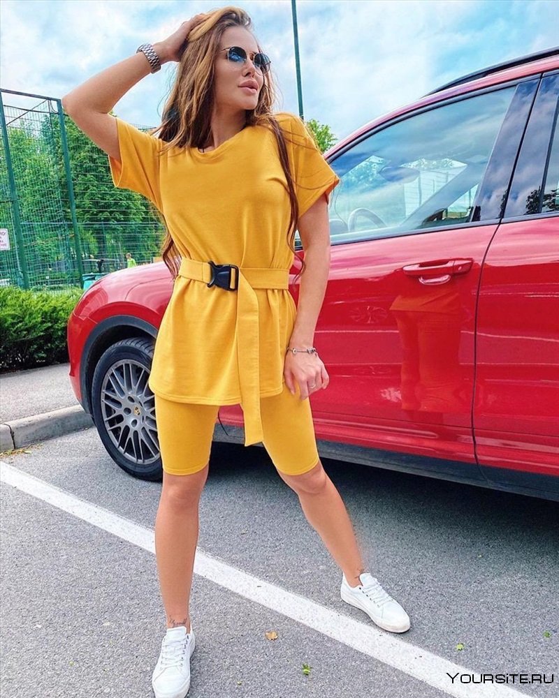 Черные велосипедки с белой футболкой оверсайз