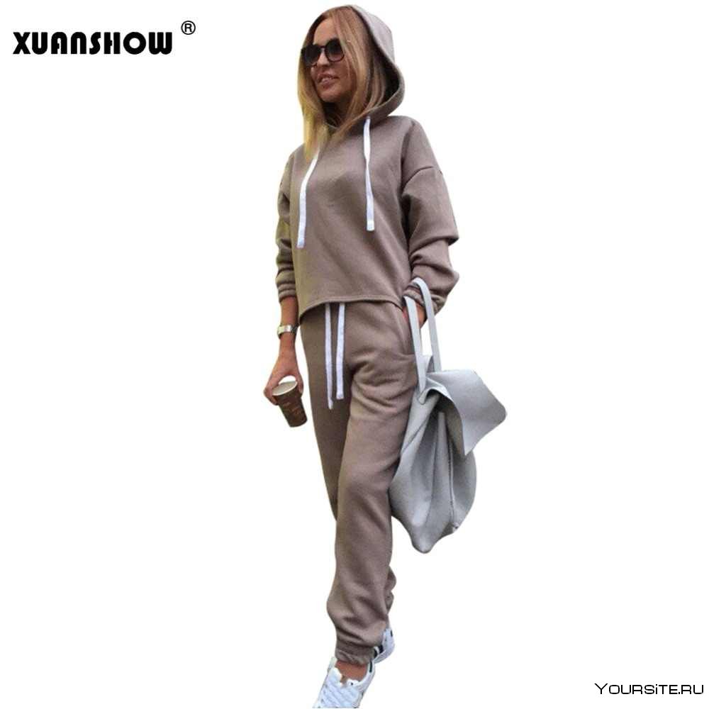 Спортивный костюм женский с худи