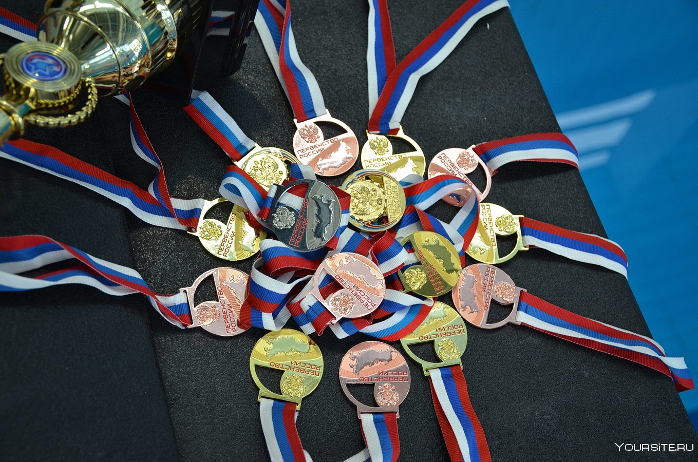 Sports medals. Спортивные награды. Много медалей. Медали наградные спортивные. Медаль спорт.