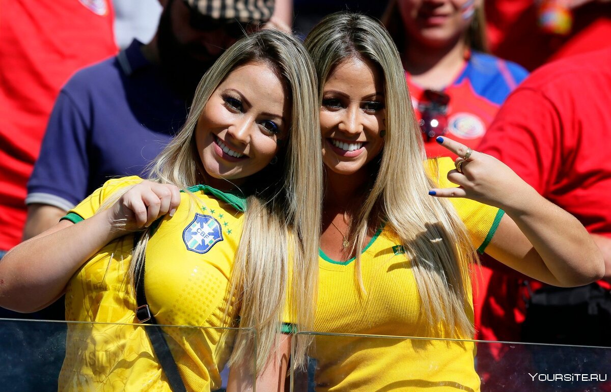 Болельщицы сборной Бразилии