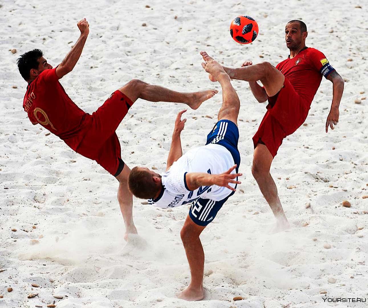 Правила пляжного футбола. Пляжный футбол. Футбол на песке. Футбол на пляже. Женский пляжный футбол.