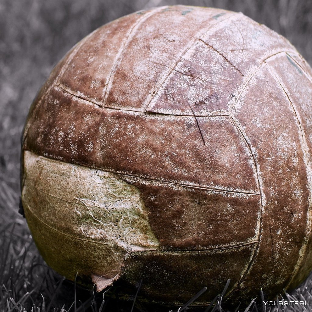 Древние кожаные мячи