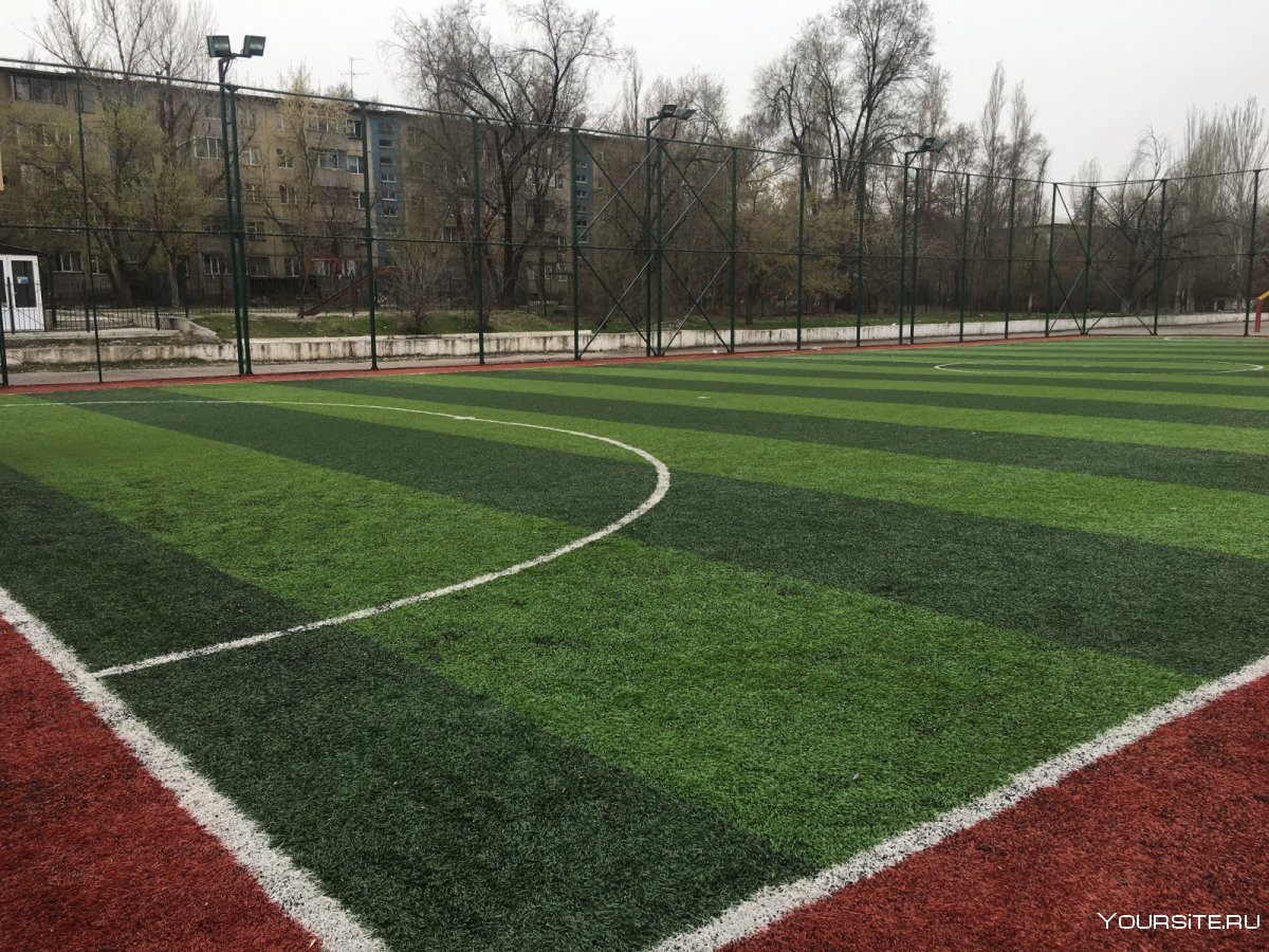 Строительство футбольного поля с искусственным покрытием