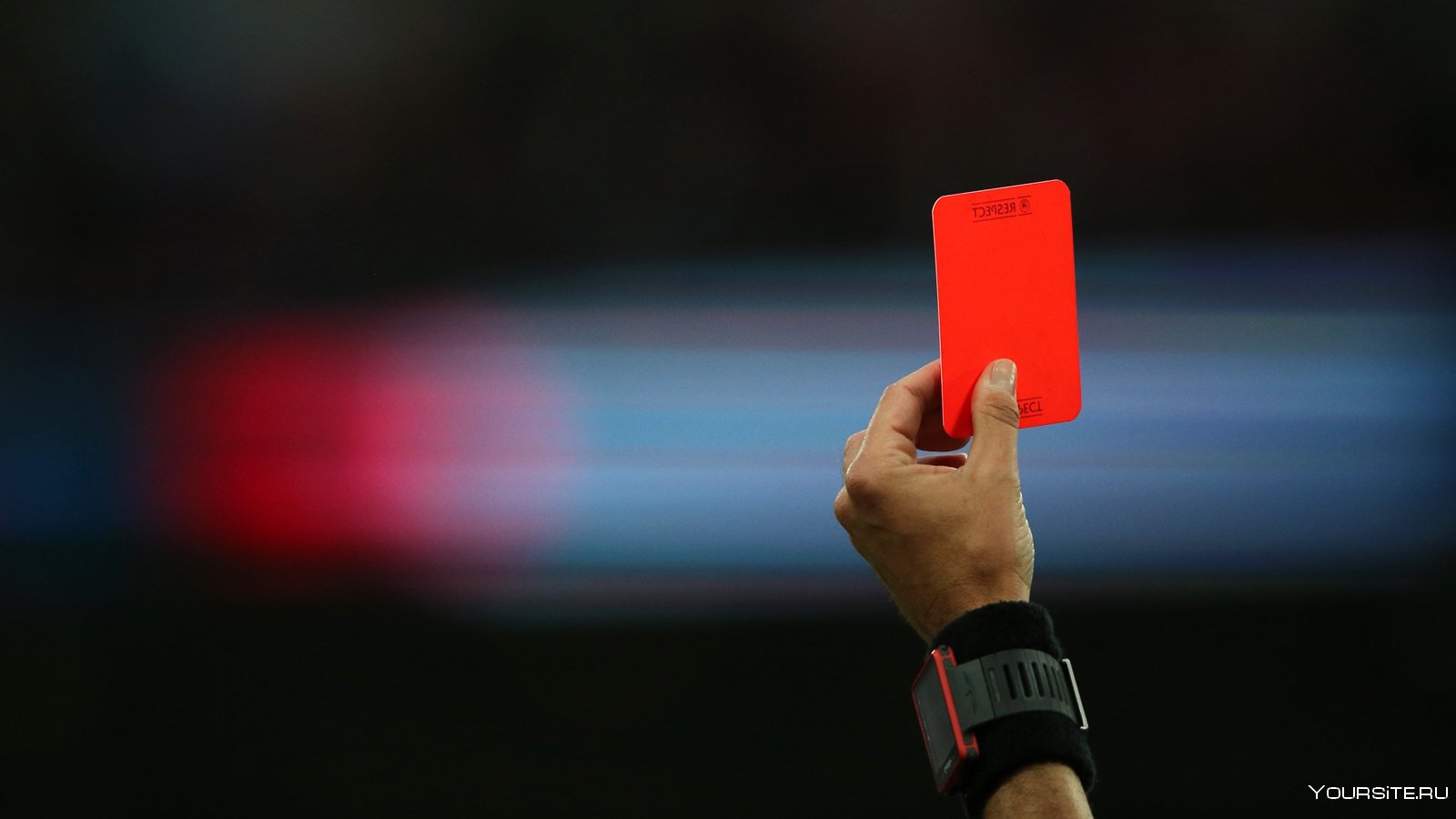 Что значит красная карточка. Красная карточка. Красная карточка фото. Аякс красная карточка. Красные карточки враторям.