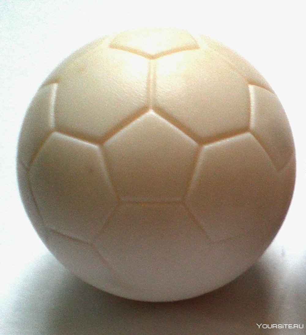 Пластиковый футбольный мяч