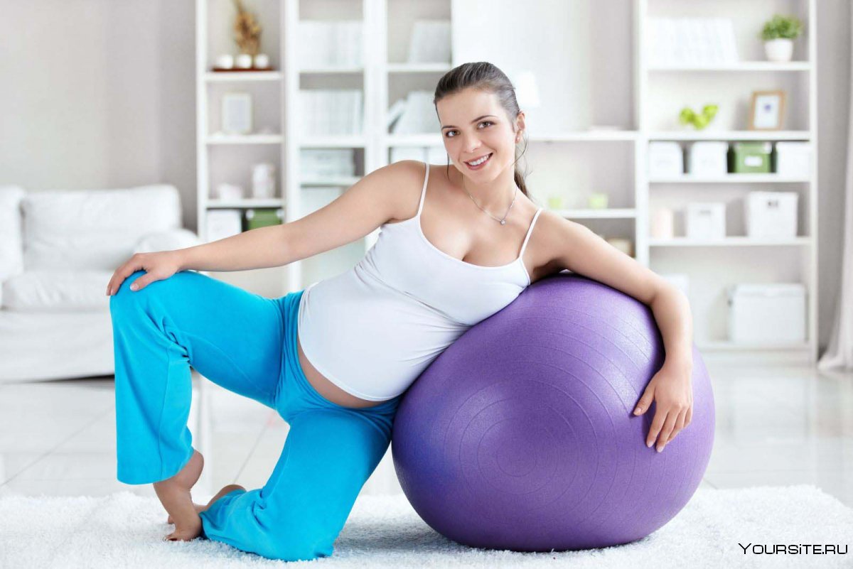 Упражнения на гимнастическом мяче для беременных