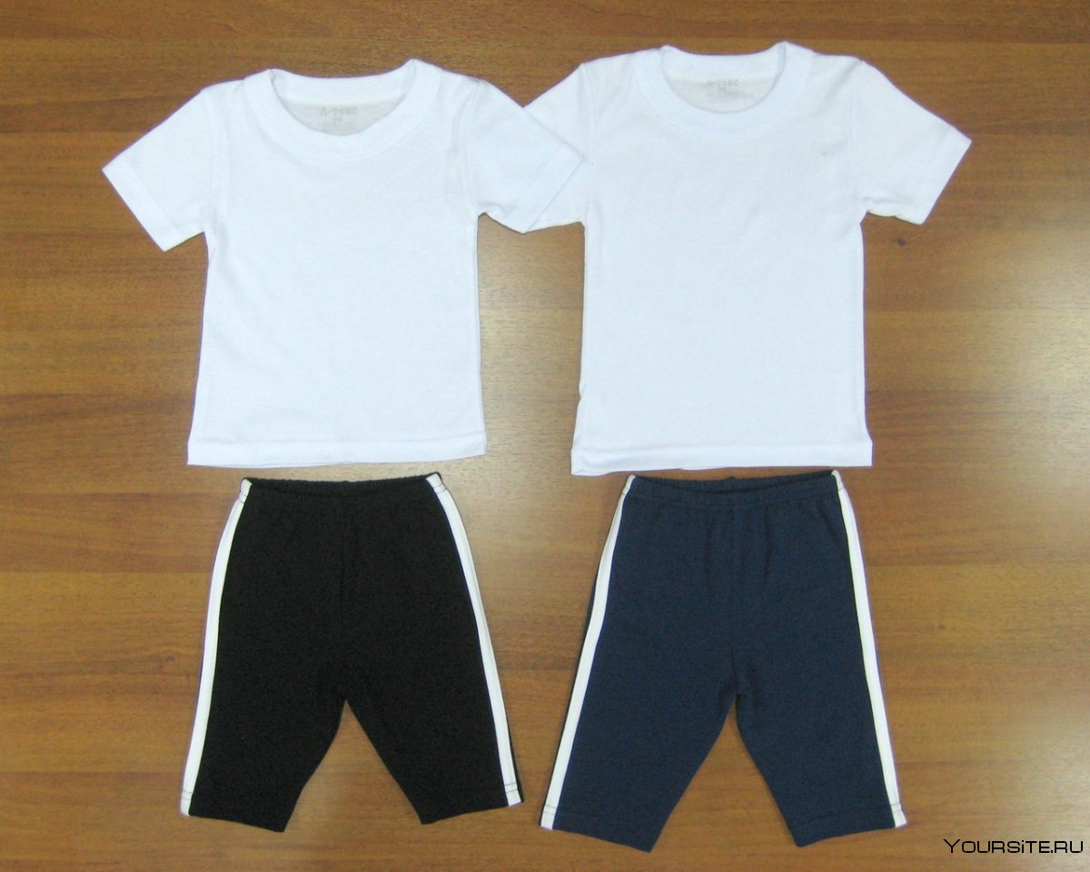 Белая футболка черные шорты. Спортивная форма. Детская спортивная форма. Физкультурная форма. Дети в спортивной форме.