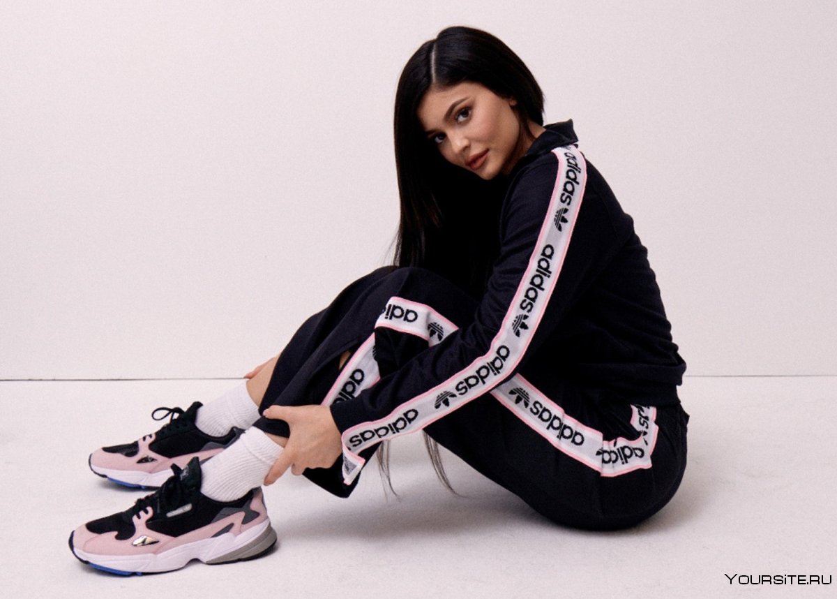 Кара Делевинь Пума 2020