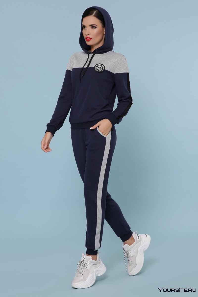 Спортивный костюм женский