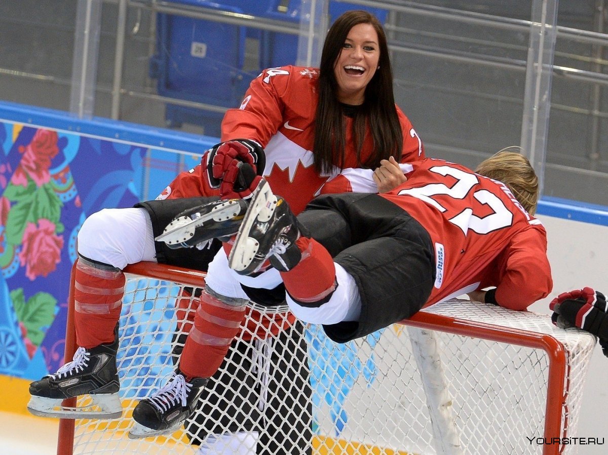 Женская хоккейная сборная Канады