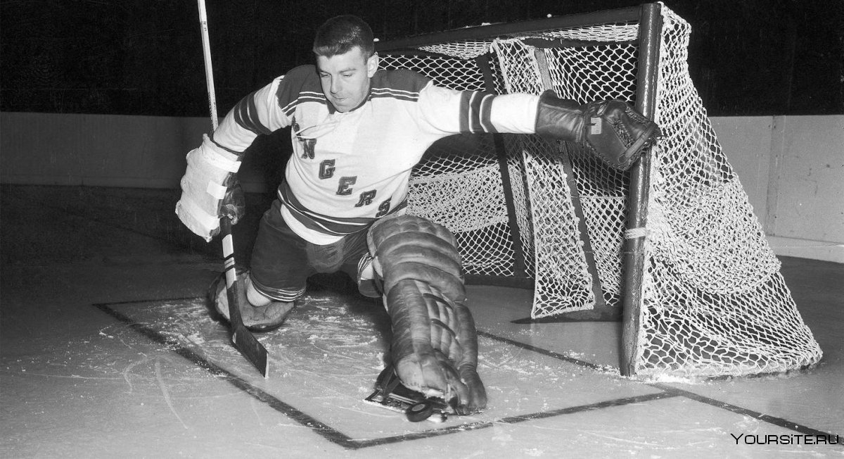 Лорн Гамп Уорсли