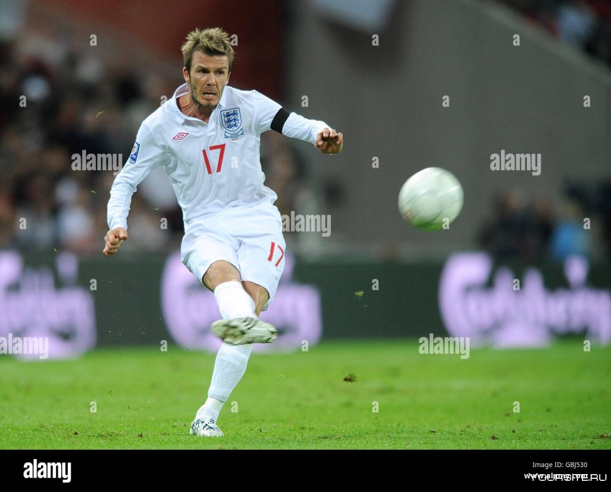 David Beckham с мячом