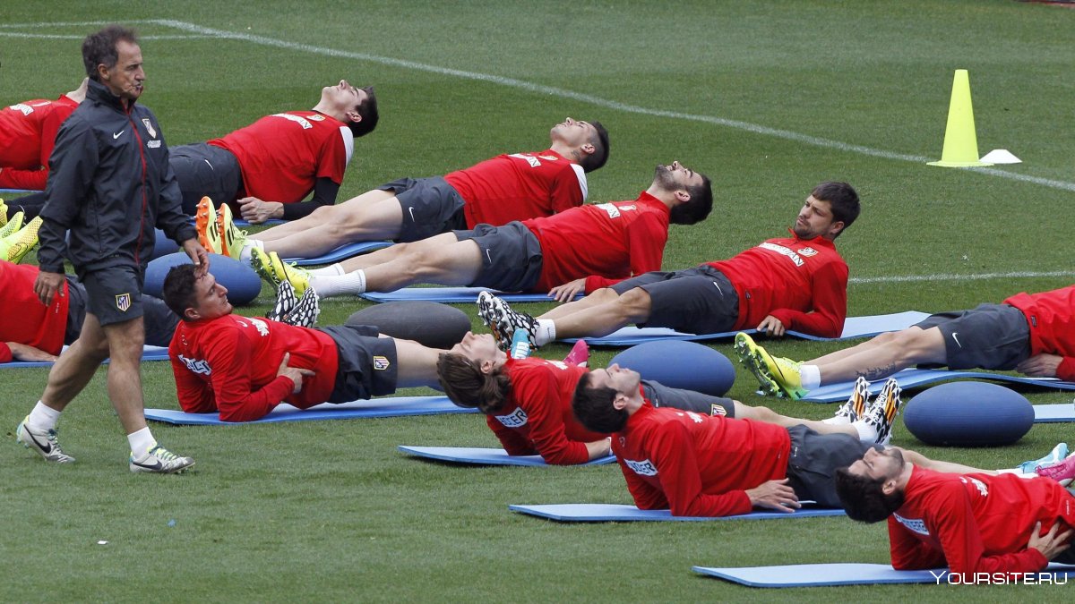 Футбольные групповые упражнения