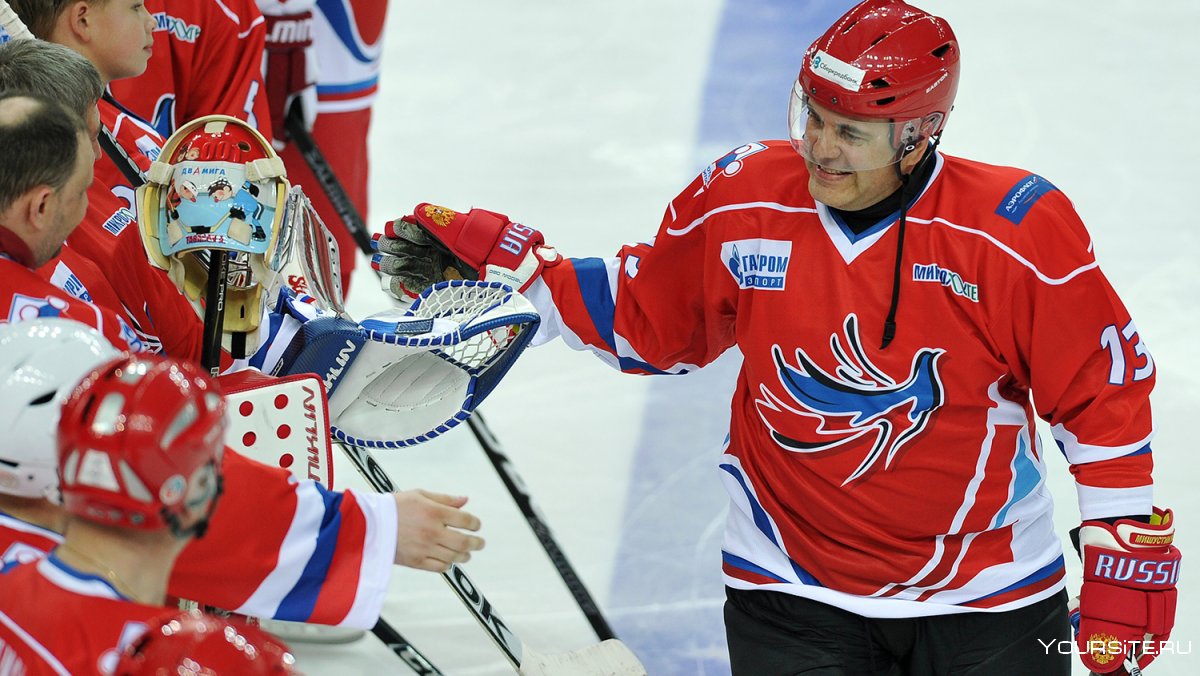 Путин и Лукашенко играют в хоккей в Сочи 2020