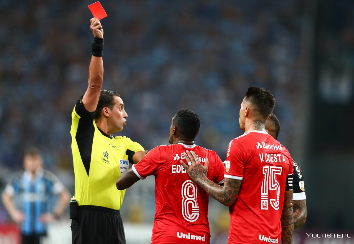 Энди Уэйн красная карточка