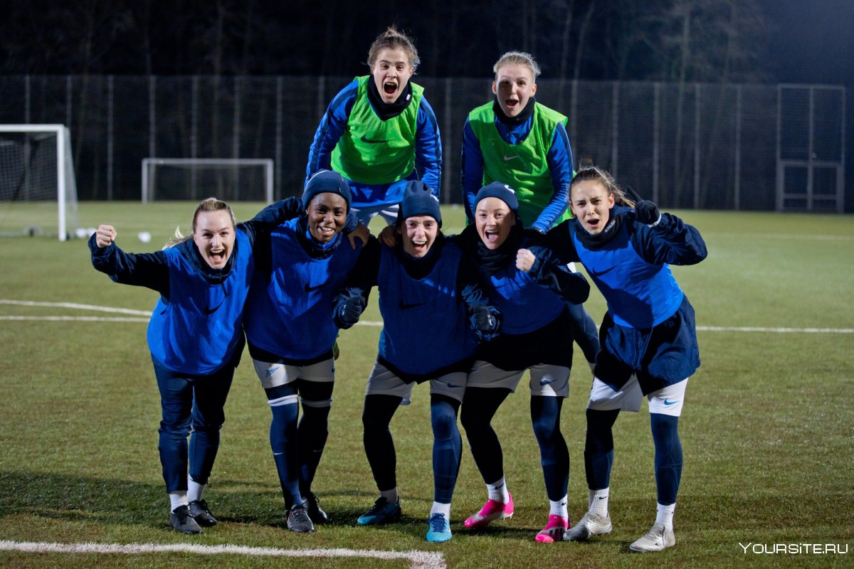 Орловская футбольная женская команда