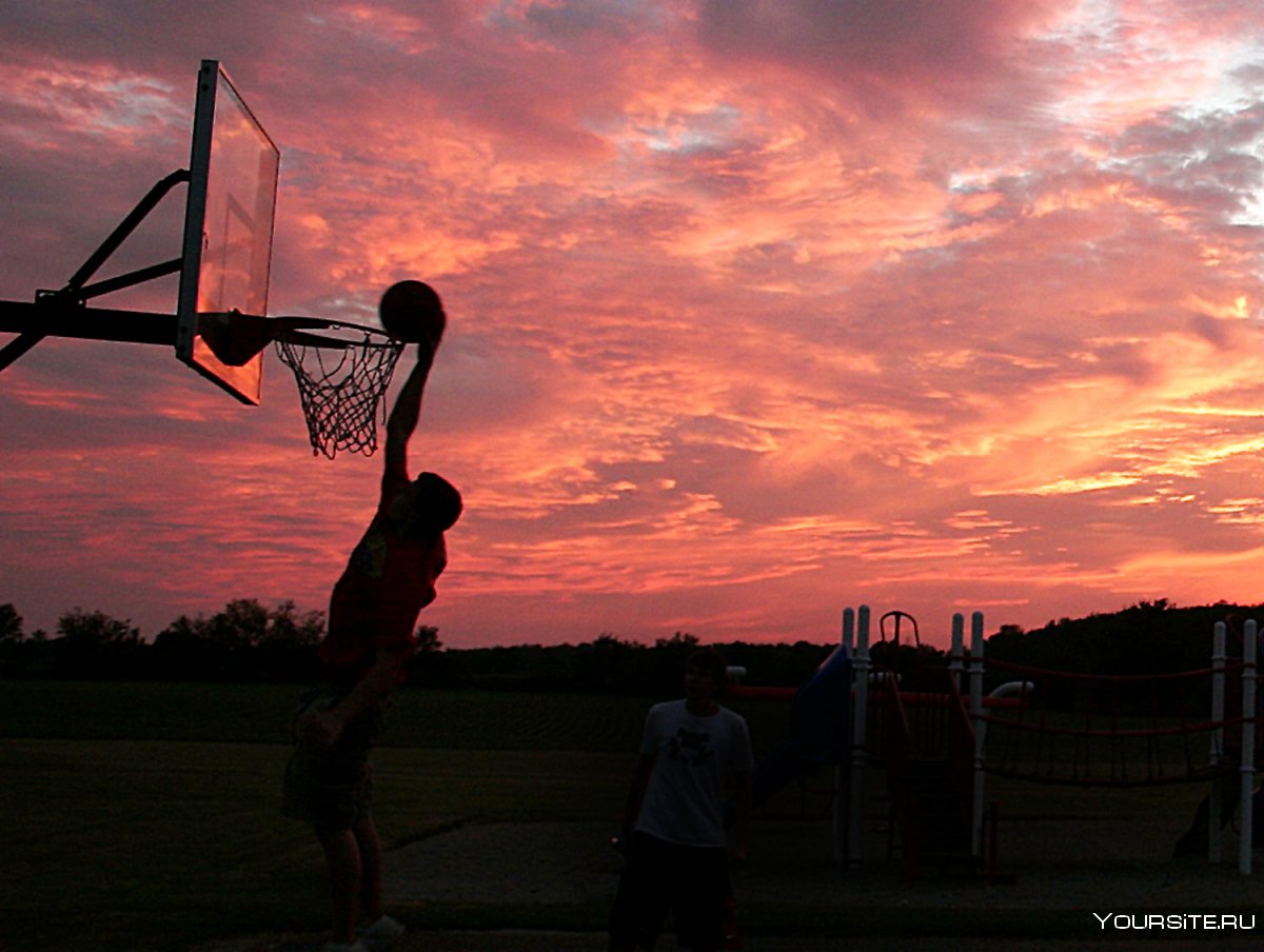 Баскетбол на закате