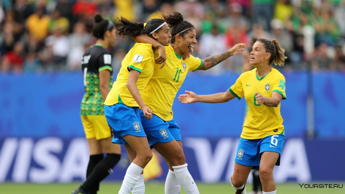 Футбольная женская команда Бразилии