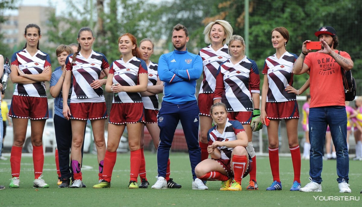 Женская футбольная команда