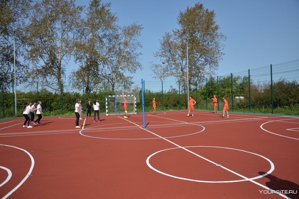 Спортивное поле