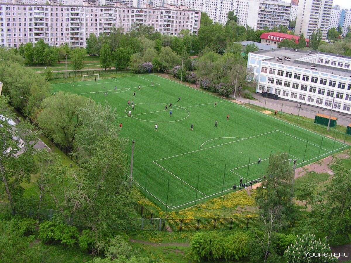 Футбольная площадка для уличного спорта