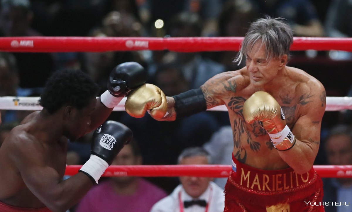Боец UFC Найт американец