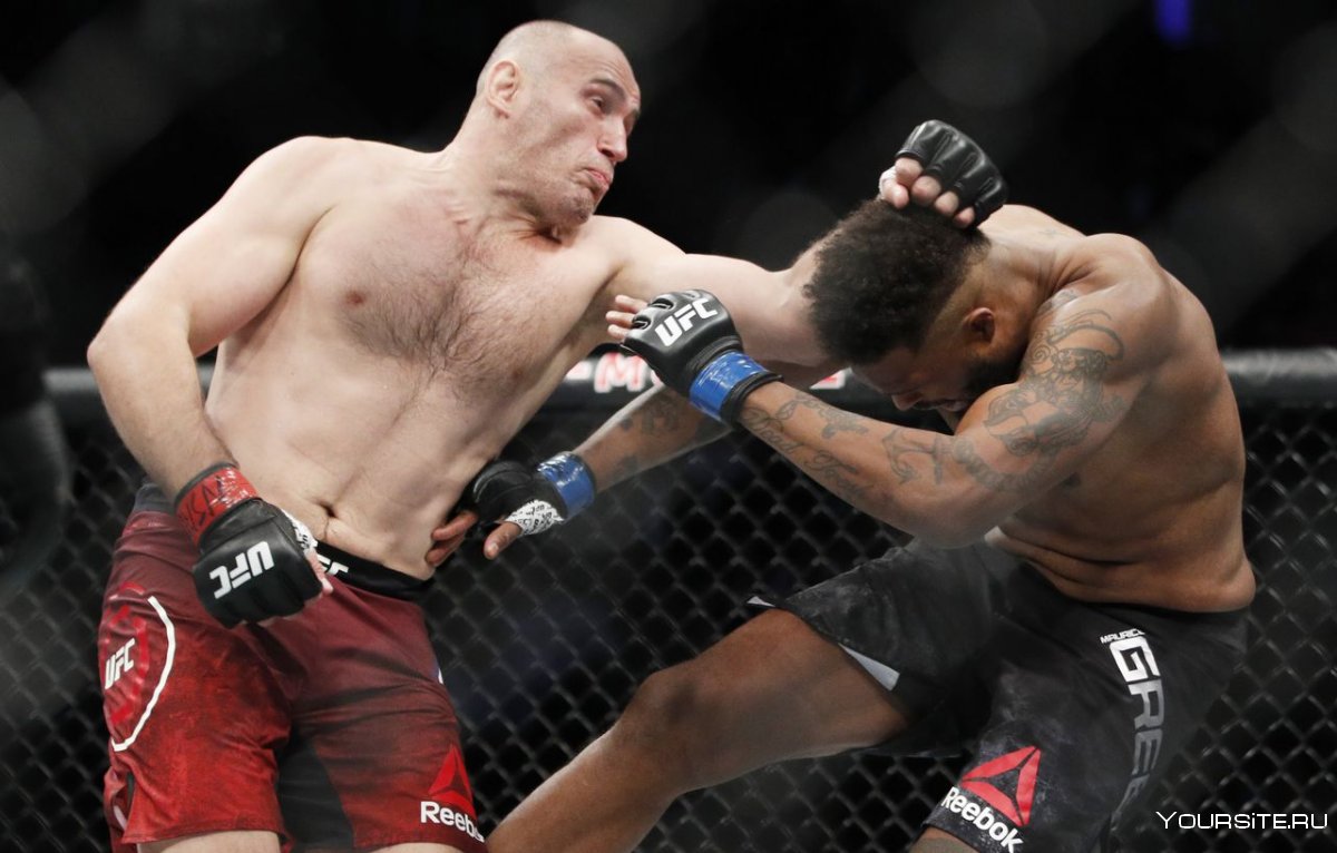 Боец UFC молодой блондин