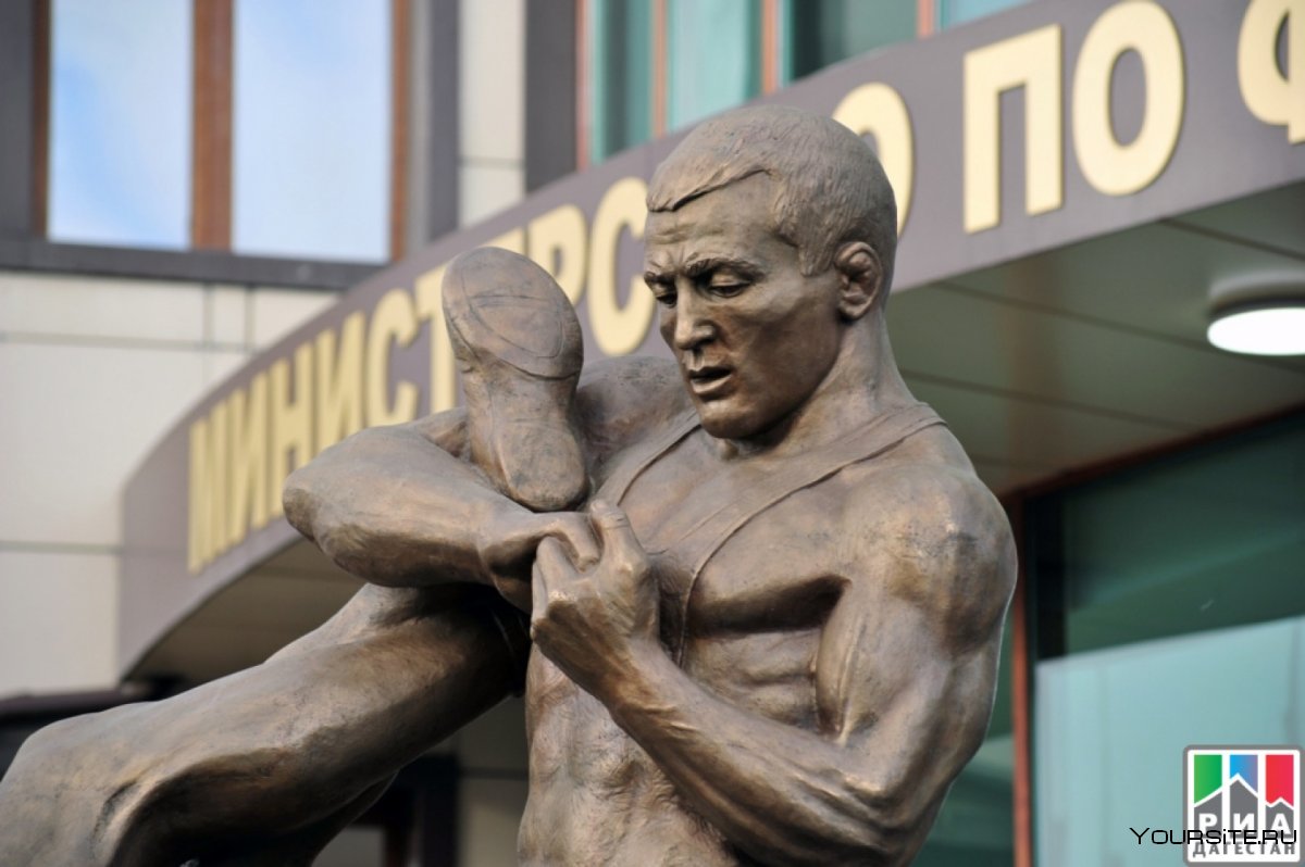 Памятник Али Алиеву