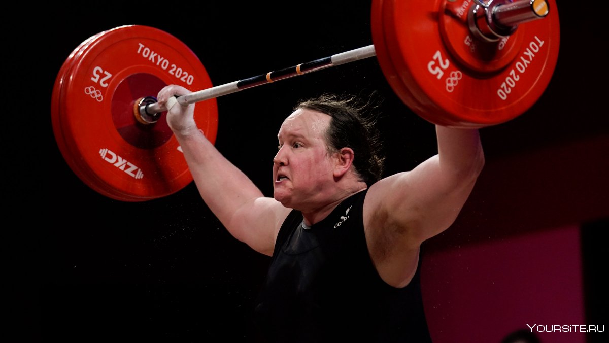 Laurel Hubbard weightlifter
