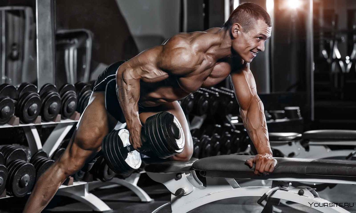 Качок в зале