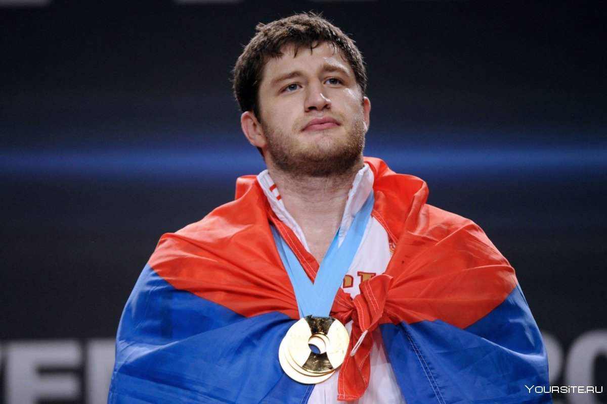 Евгений Минаев штангист