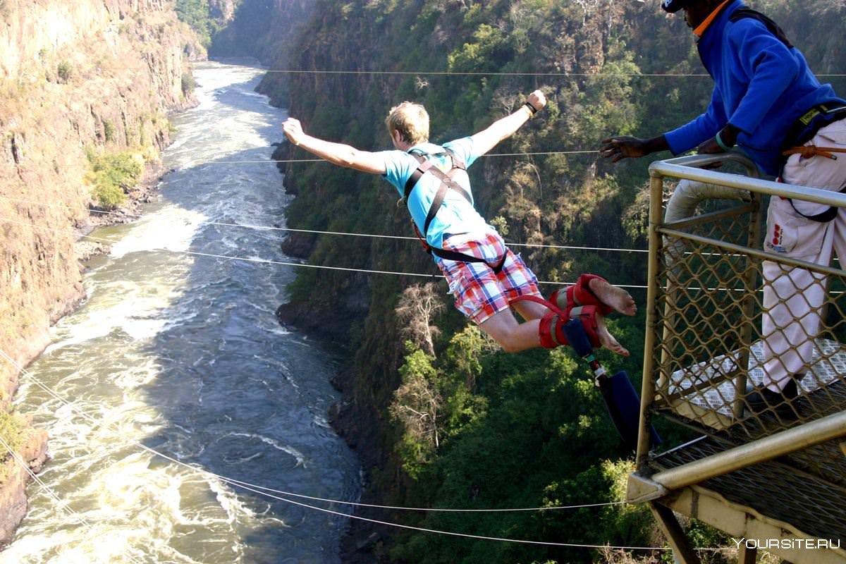 Водопад Виктория прыжки с моста