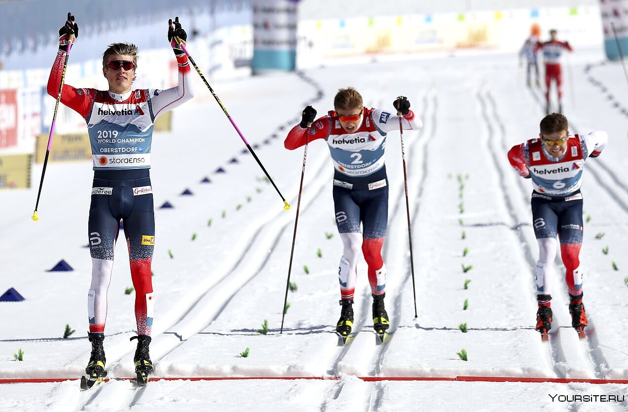 Спринт мужчины лыжи результаты. Спринт в лыжных гонках. Лыжники командный спринт. Командный спринт в лыжных гонках. Индивидуальный спринт лыжные гонки.