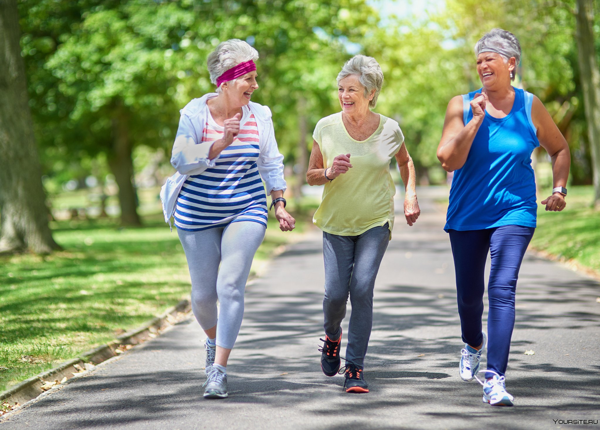 Ходьба полезнее бега. Активный образ жизни. Здоровый образ жизни для пожилых людей. Пенсионеры активный образ жизни. Пожилые люди спорт.
