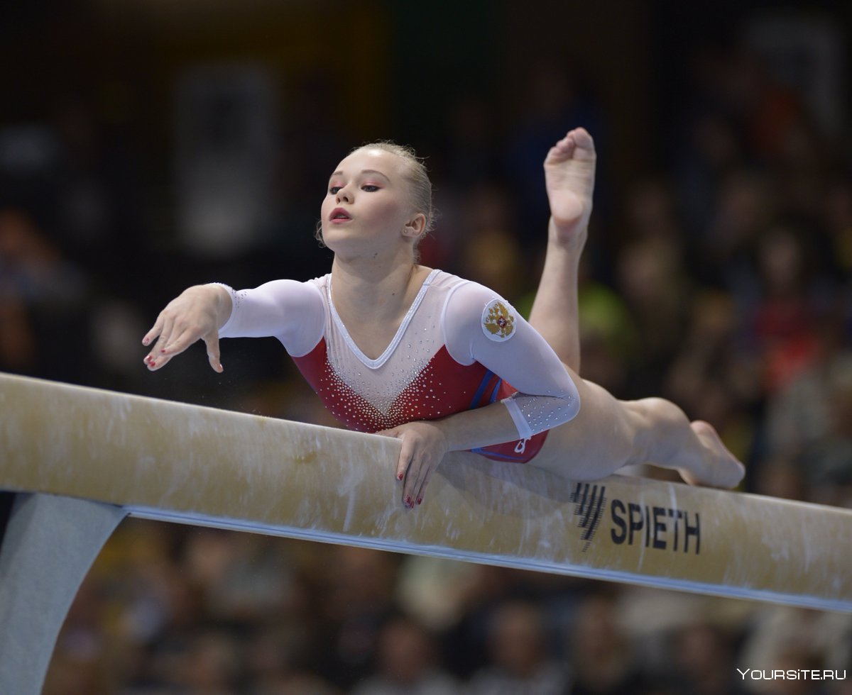 Спортивная гимнастика снаряд бревно Алия Мустафина