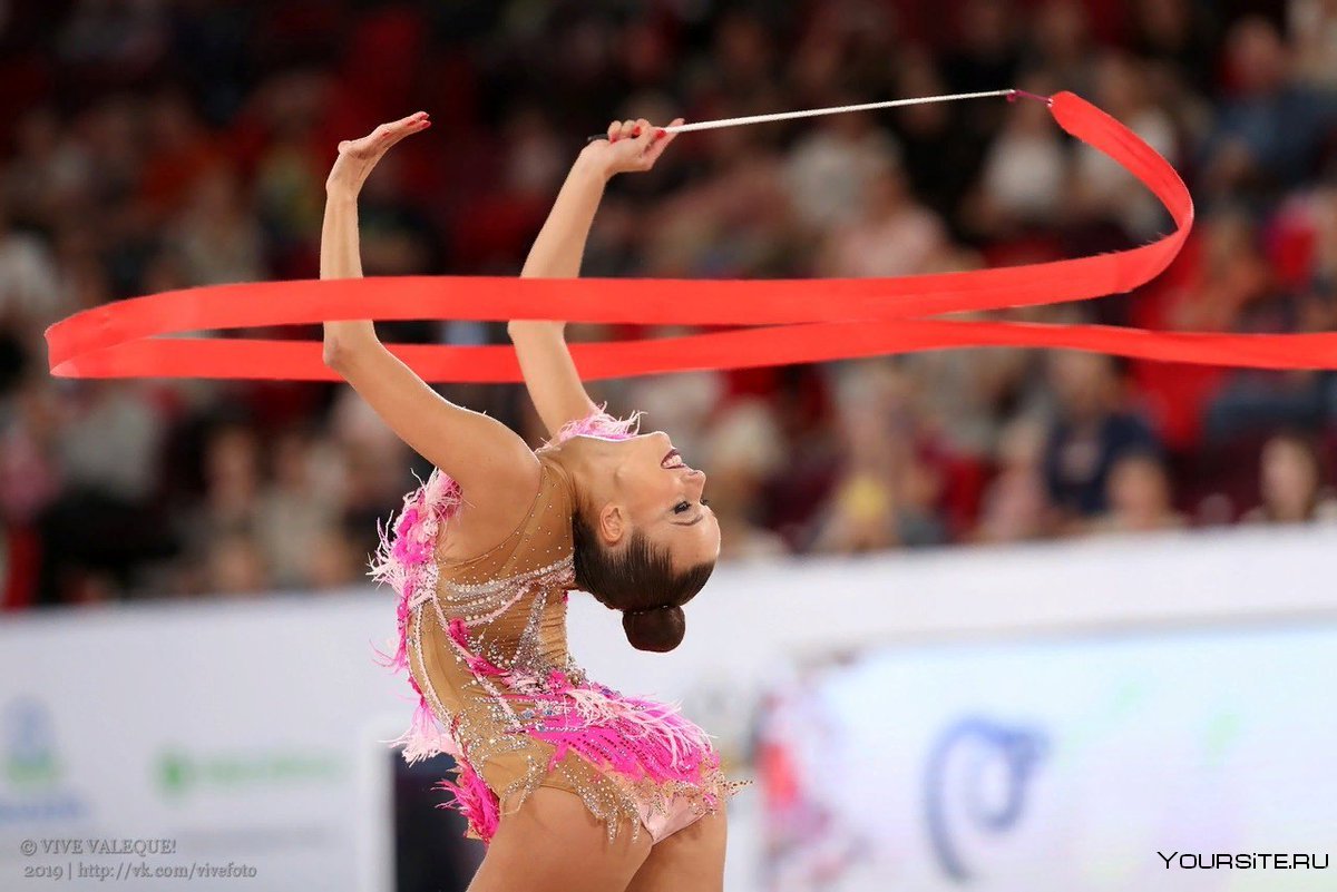 Художественная гимнастика чемпионки