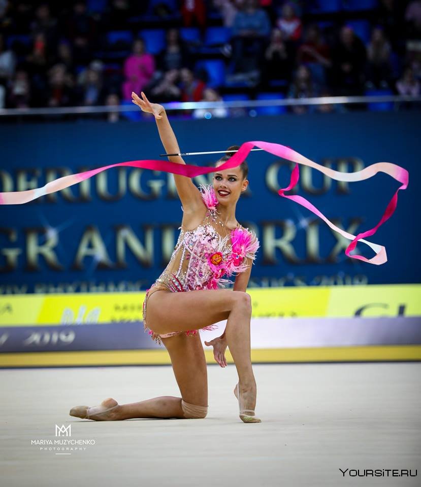 Катя Селезнева художественная гимнастика