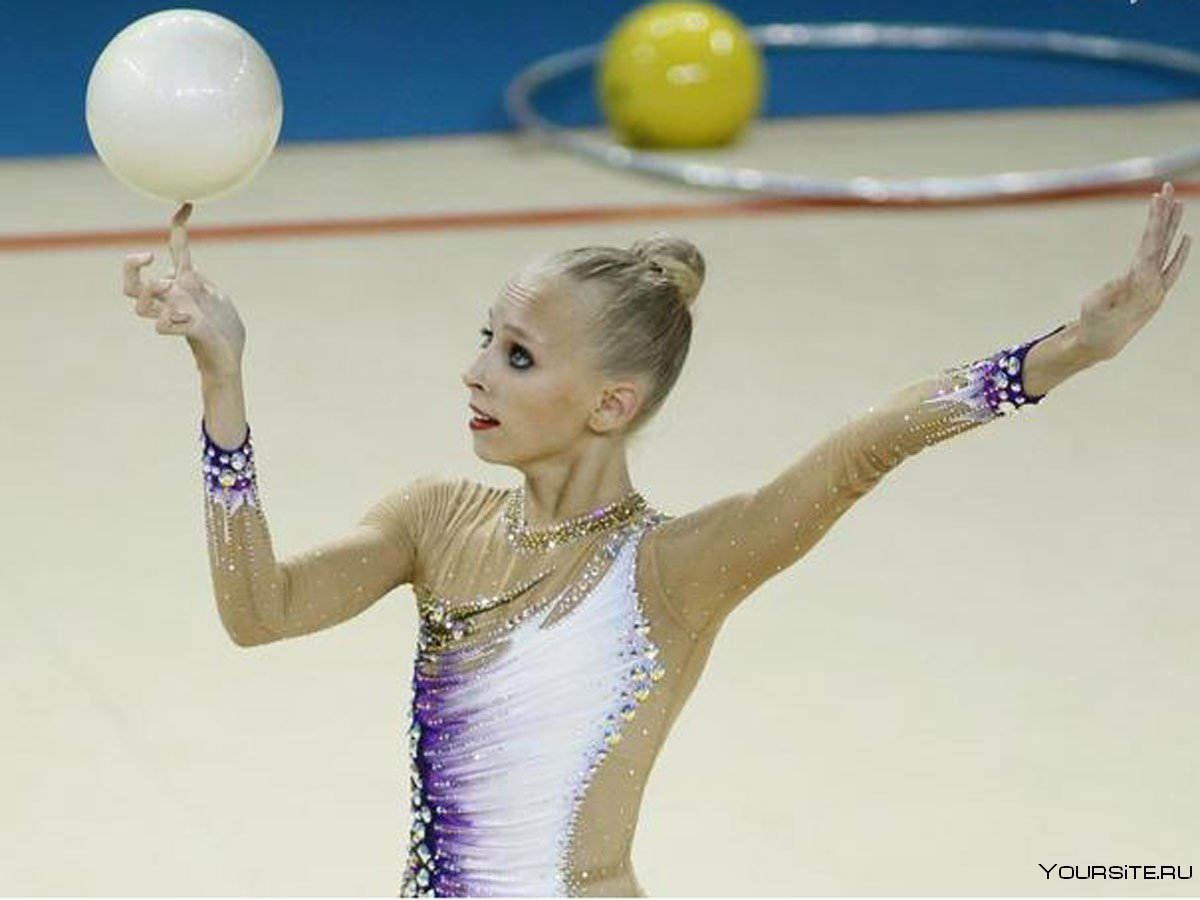 Яна Кудрявцева мяч 2015