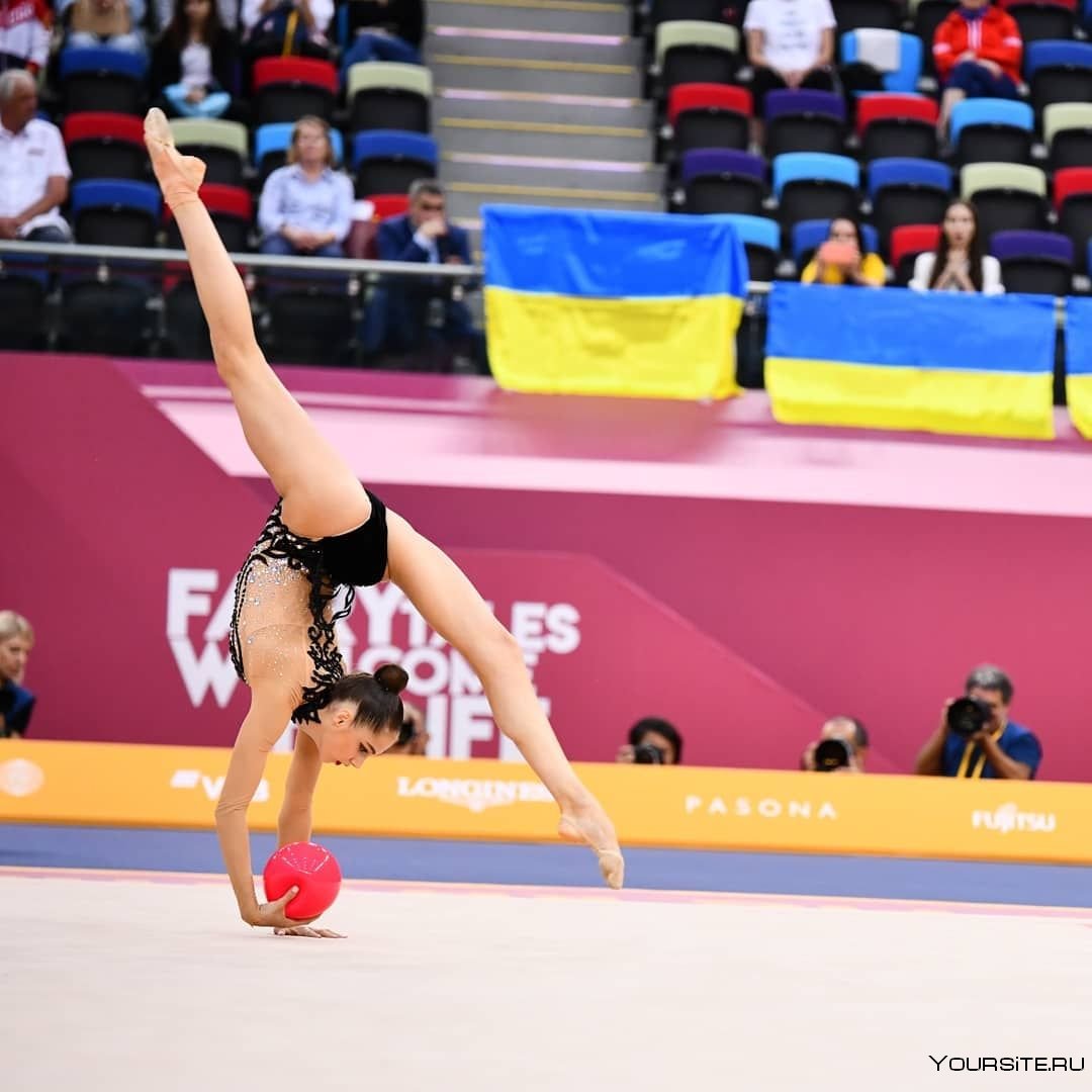 Ира Найденко гимнастка