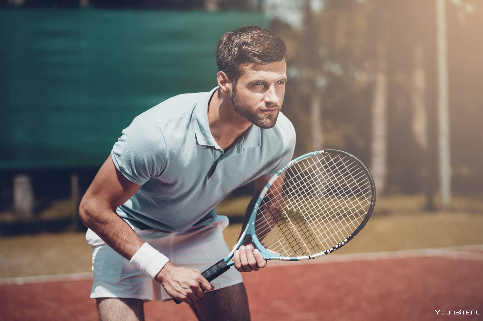 Увлекаться теннисом. Роджер Федерер с ракеткой. Теннисисты мужчины. Мужчина с ракеткой. Ракетка теннисная.