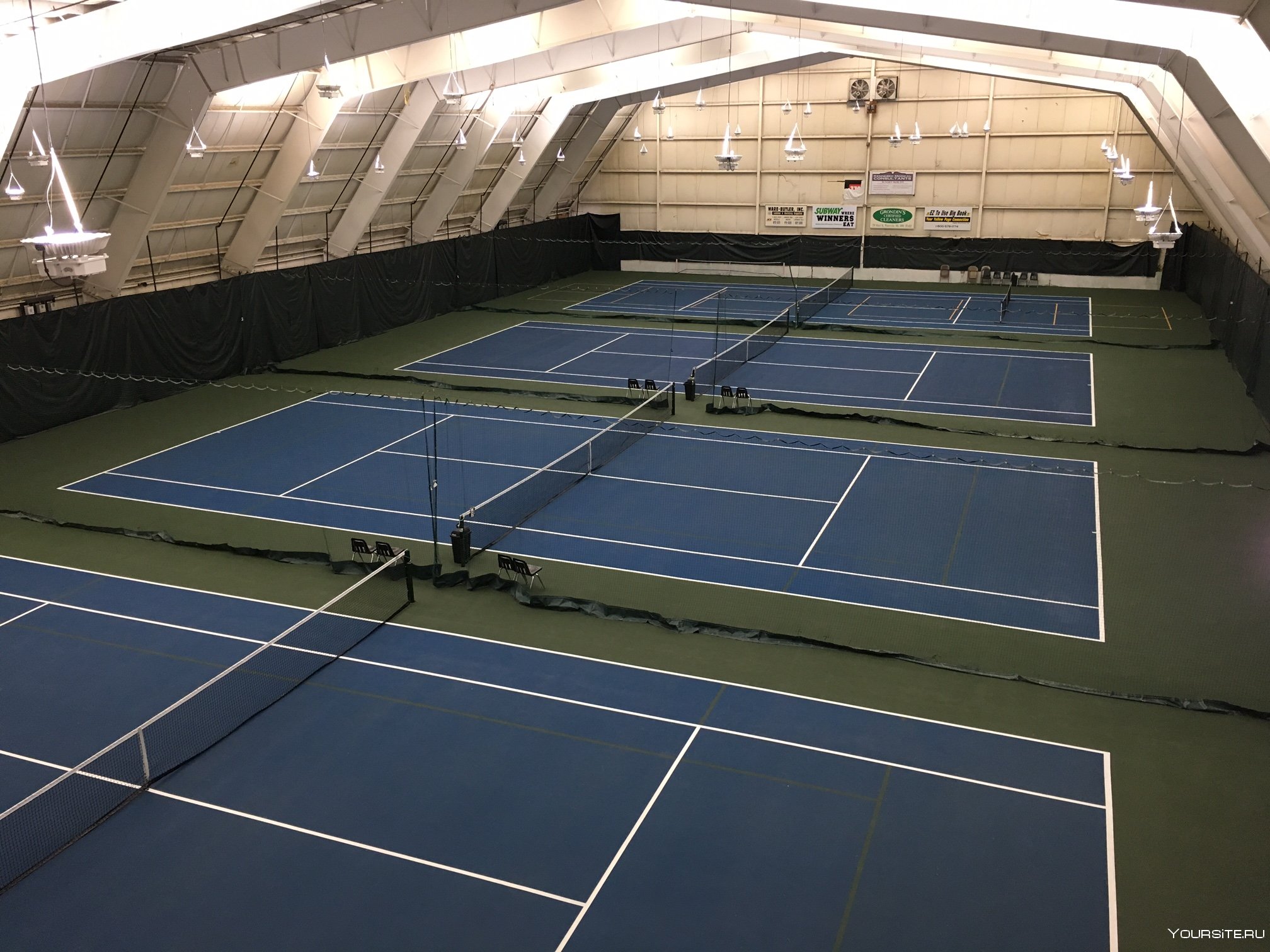 Какое поле теннисный. Теннисный корт Стэнфорд. Теннисный корт ВГСПУ. Теннисный корт 36х18. Лобачевского теннисные корты.