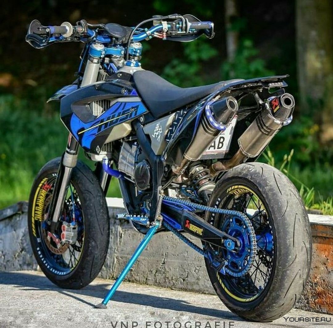 Yamaha YZ 125 Wheelie