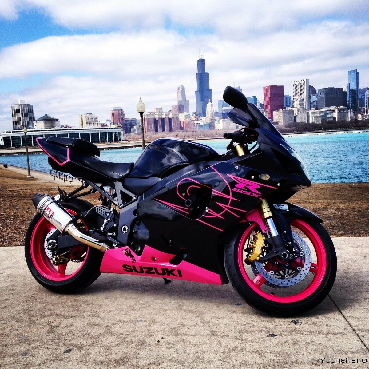 Yamaha r1 розовый
