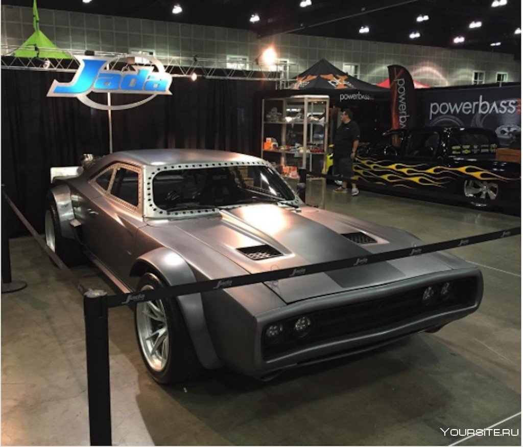 Dodge Challenger Форсаж